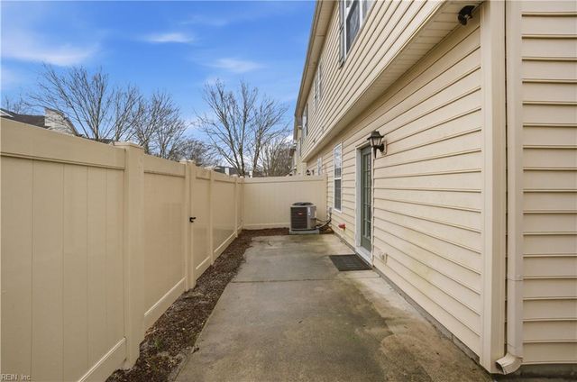 5836 Echingham DR, Virginia Beach, VA 23464