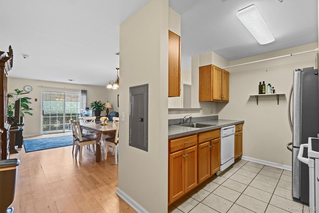 1104 Jacobs Hill Road, Cortlandt Manor, NY 10567 — photo 4