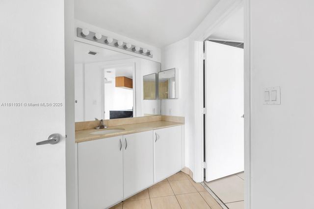 1750 N Bayshore Dr 4801, Miami, FL 33132