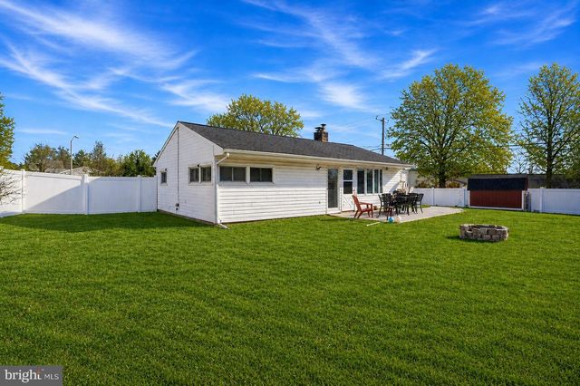 5 THIMBLEBERRY LN, Levittown, PA 19054