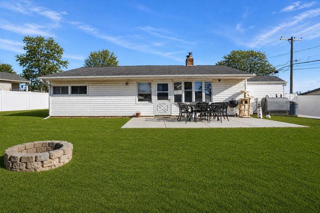 5 THIMBLEBERRY LN, Levittown, PA 19054