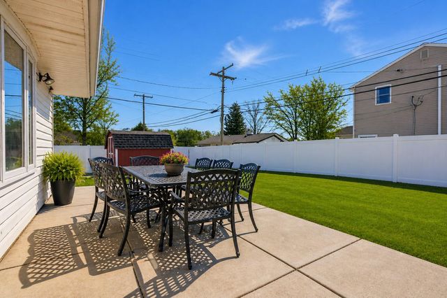5 THIMBLEBERRY LN, Levittown, PA 19054