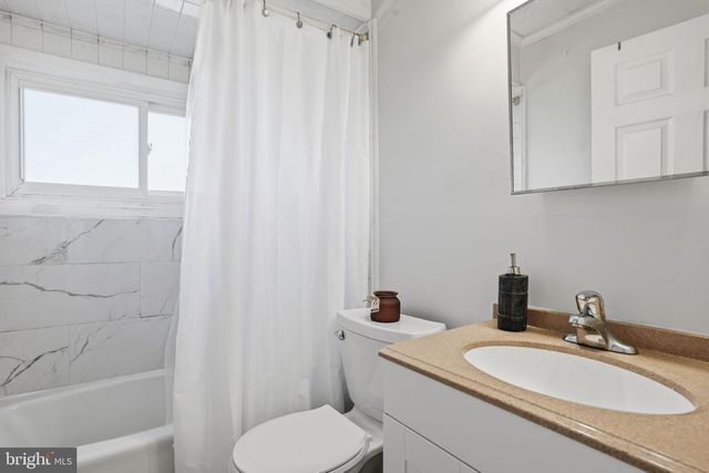 5 THIMBLEBERRY LN, Levittown, PA 19054