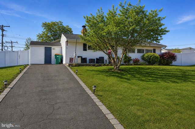 5 THIMBLEBERRY LN, Levittown, PA 19054