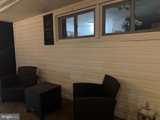 5 THIMBLEBERRY LN, Levittown, PA 19054