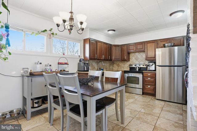 5 THIMBLEBERRY LN, Levittown, PA 19054