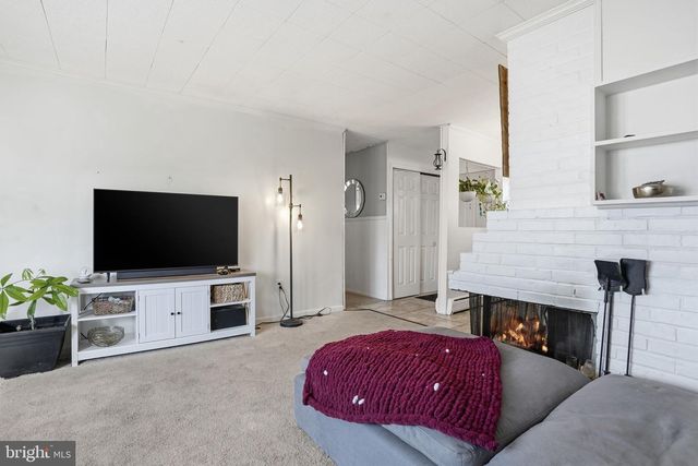 5 THIMBLEBERRY LN, Levittown, PA 19054