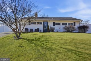 5 THIMBLEBERRY LN, Levittown, PA 19054