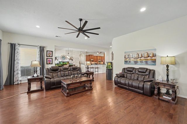 30827 Legends Trace Drive, Spring, TX 77386