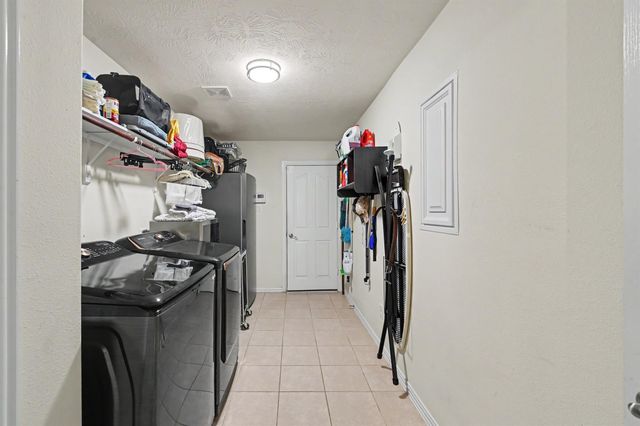 30827 Legends Trace Drive, Spring, TX 77386