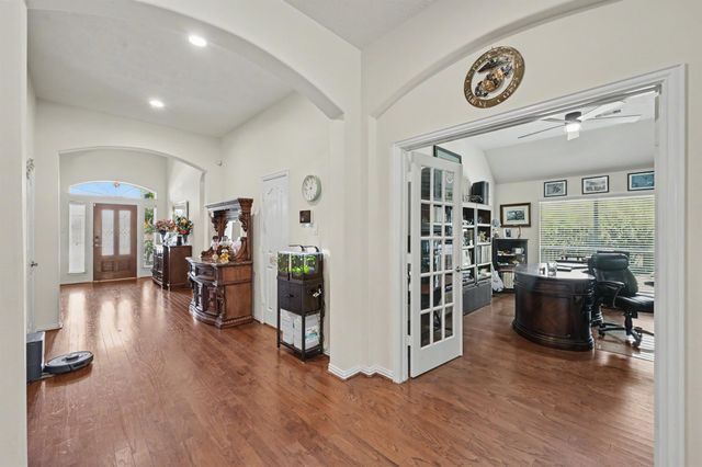 30827 Legends Trace Drive, Spring, TX 77386