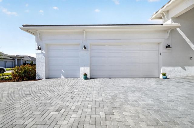 8629 SW Cantante Way, Port St. Lucie, FL 34987