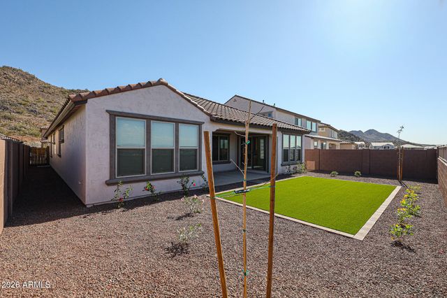 7023 W PLUM Road, Peoria, AZ 85383