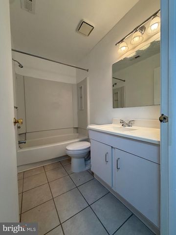 716 WOODHOLLOW DR, Marlton, NJ 08053