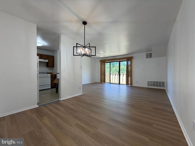 716 WOODHOLLOW DR, Marlton, NJ 08053