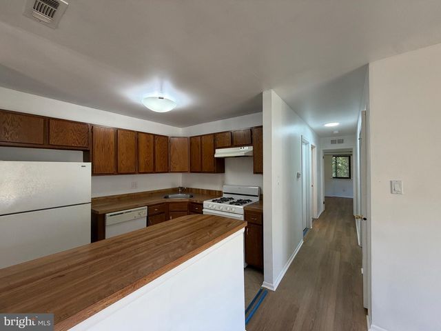 716 WOODHOLLOW DR, Marlton, NJ 08053