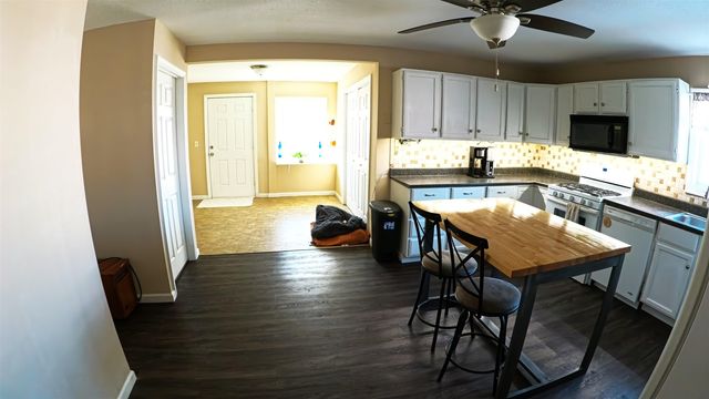 1435 S Sabin St, Wichita, KS 67209