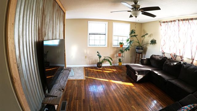 1435 S Sabin St, Wichita, KS 67209