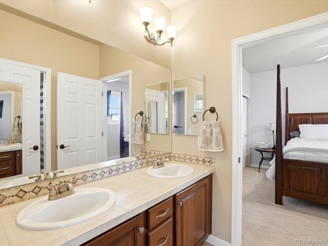7465 S Jackson Gap Way, Aurora, CO 80016