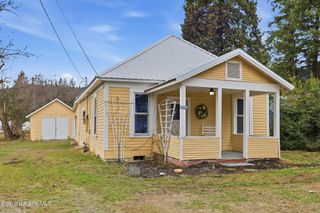 15867 N Roosevelt St, Rathdrum, ID 83858