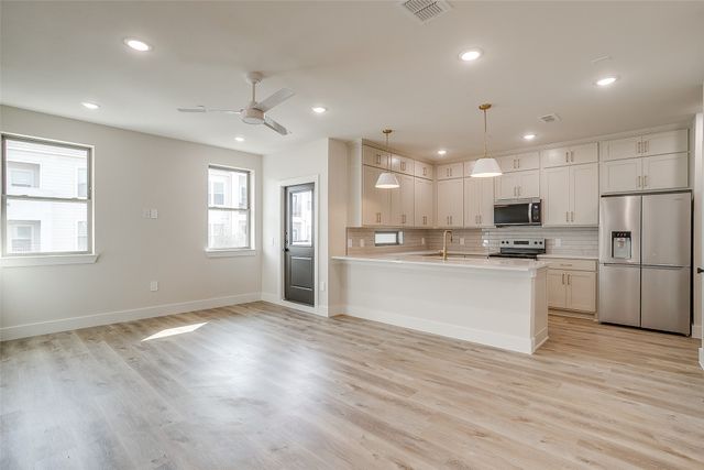 408 Foch Street 301, Fort Worth, TX 76107