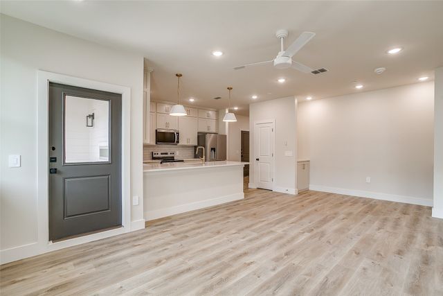 408 Foch Street 301, Fort Worth, TX 76107