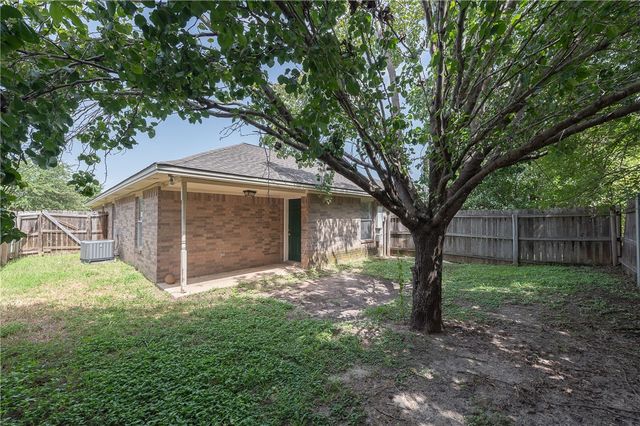 1705 Rock Hollow Loop, Bryan, TX 77807