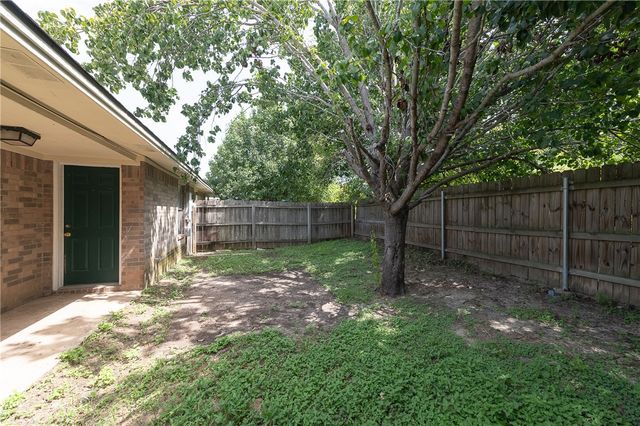 1705 Rock Hollow Loop, Bryan, TX 77807