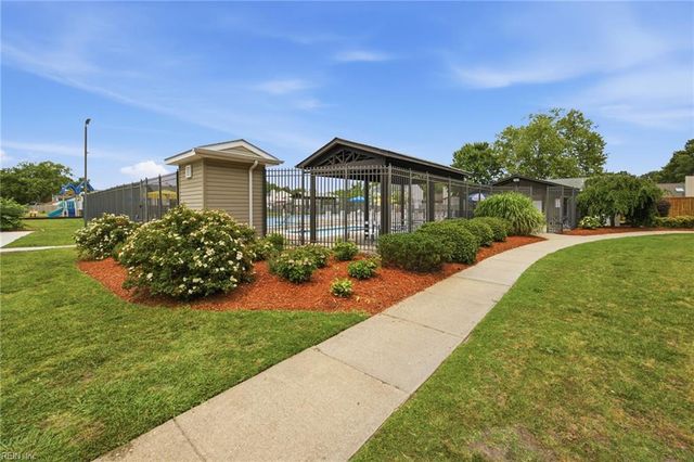 4949 Halwell DR, Virginia Beach, VA 23464