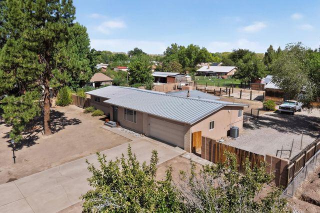 1141 Western Meadows Road NW, Albuquerque, NM 87114