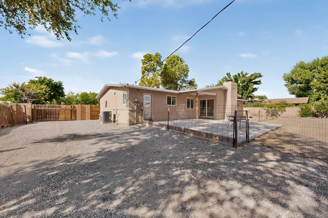 1141 Western Meadows Road NW, Albuquerque, NM 87114