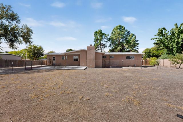 1141 Western Meadows Road NW, Albuquerque, NM 87114