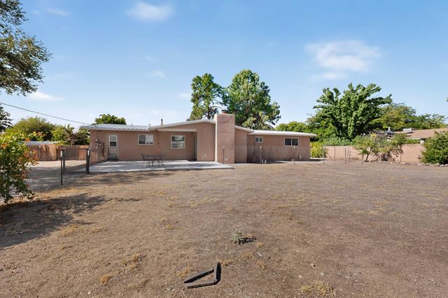 1141 Western Meadows Road NW, Albuquerque, NM 87114