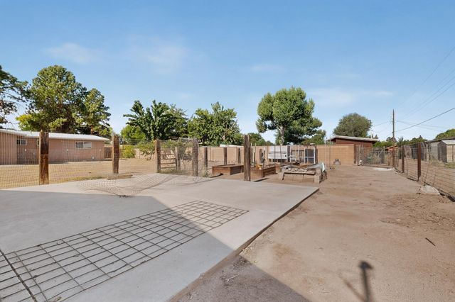 1141 Western Meadows Road NW, Albuquerque, NM 87114
