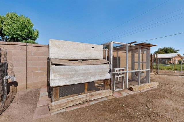 1141 Western Meadows Road NW, Albuquerque, NM 87114