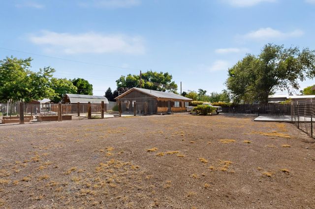 1141 Western Meadows Road NW, Albuquerque, NM 87114