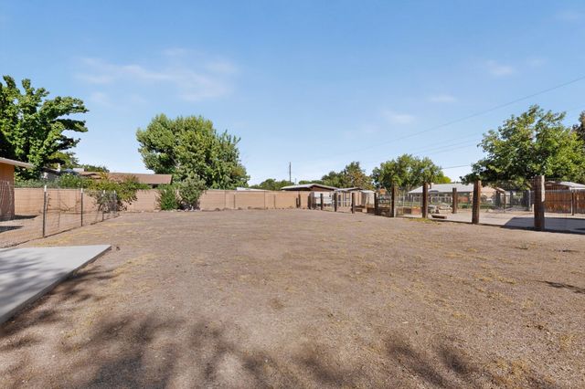 1141 Western Meadows Road NW, Albuquerque, NM 87114