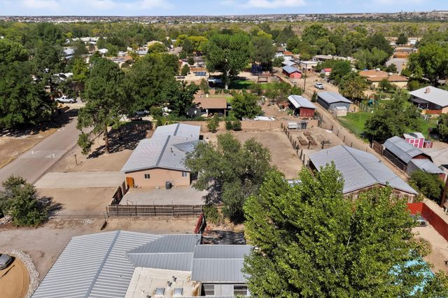 1141 Western Meadows Road NW, Albuquerque, NM 87114