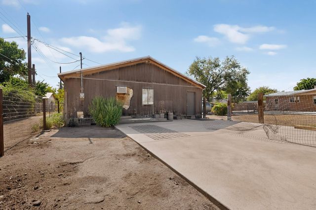 1141 Western Meadows Road NW, Albuquerque, NM 87114