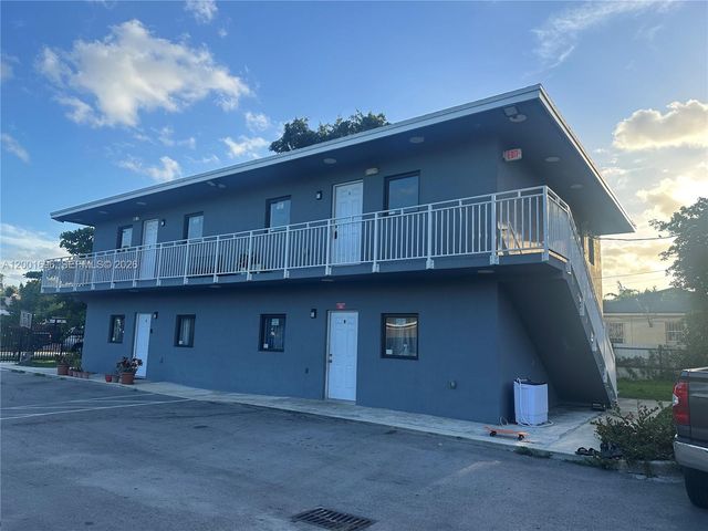 587 NW 100th St C, Miami, FL 33150