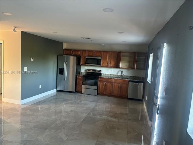 587 NW 100th St C, Miami, FL 33150