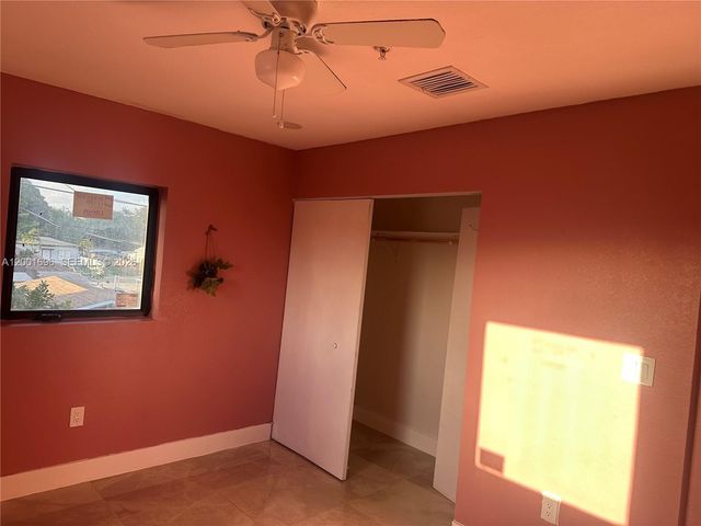 587 NW 100th St C, Miami, FL 33150