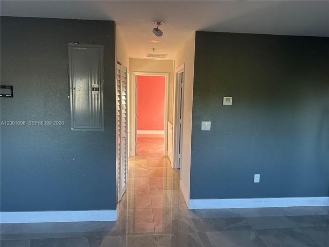 587 NW 100th St C, Miami, FL 33150