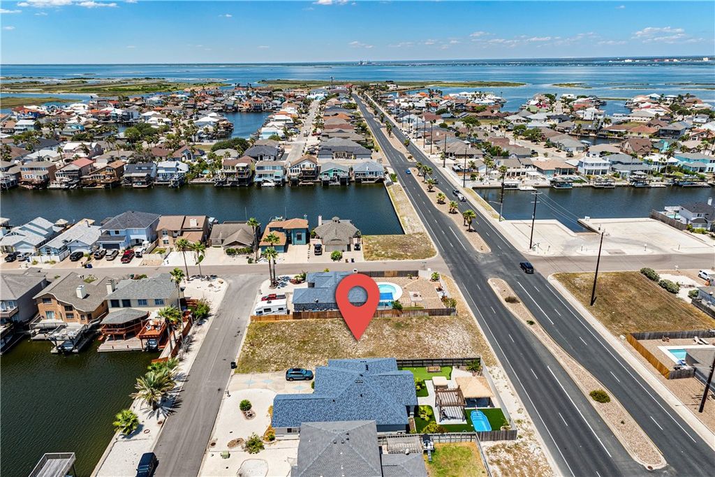13706 Captain Kidd Dr, Corpus Christi, TX 78418 — photo 5