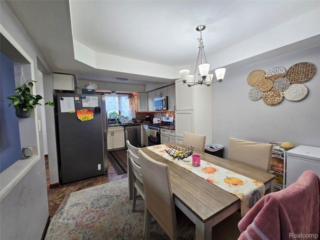 36177 Waltham Drive, Sterling Heights, MI 48310