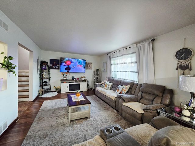 36177 Waltham Drive, Sterling Heights, MI 48310