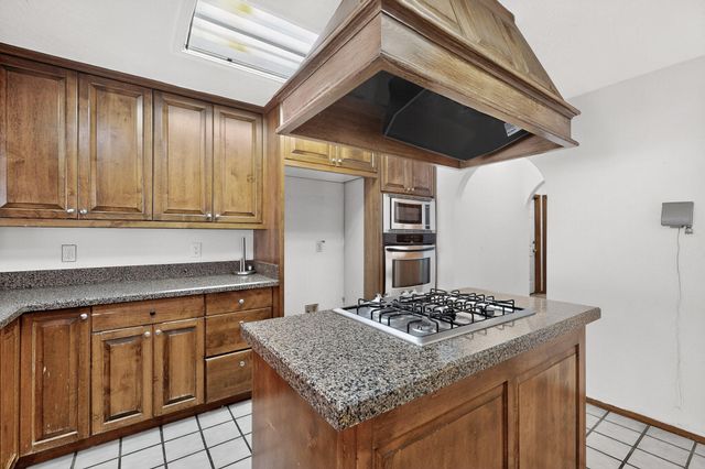 507 Zartman Road SW, Albuquerque, NM 87105