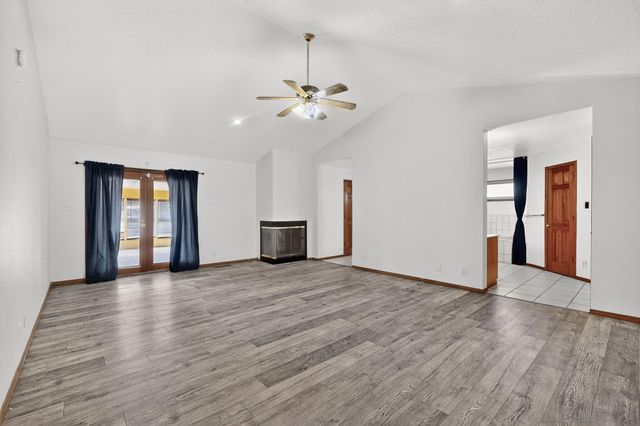 507 Zartman Road SW, Albuquerque, NM 87105