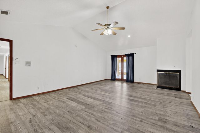 507 Zartman Road SW, Albuquerque, NM 87105