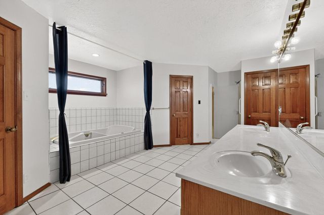 507 Zartman Road SW, Albuquerque, NM 87105